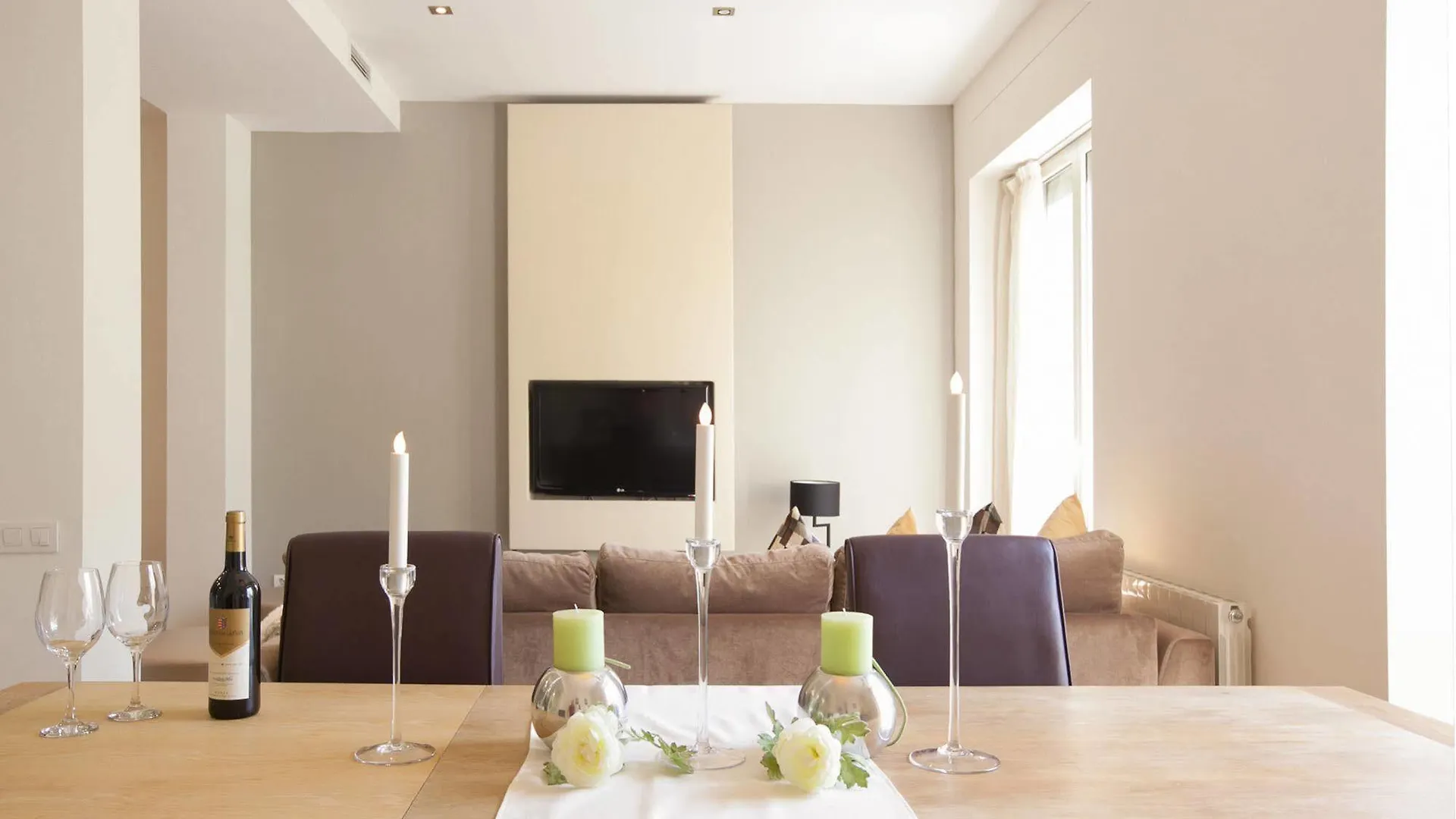Rent Top Apartments Diagonal-Aribau Barcelona 3*,  Espanha