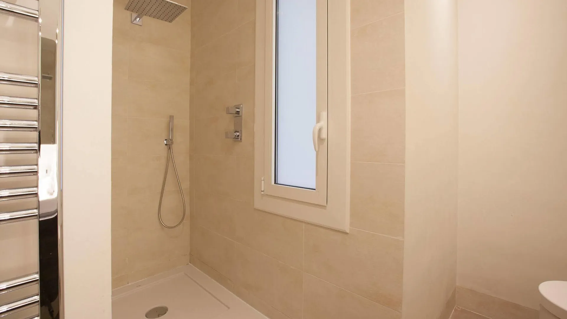 *** Hotel Rent Top Apartments Diagonal-Aribau Barcelona Espanha